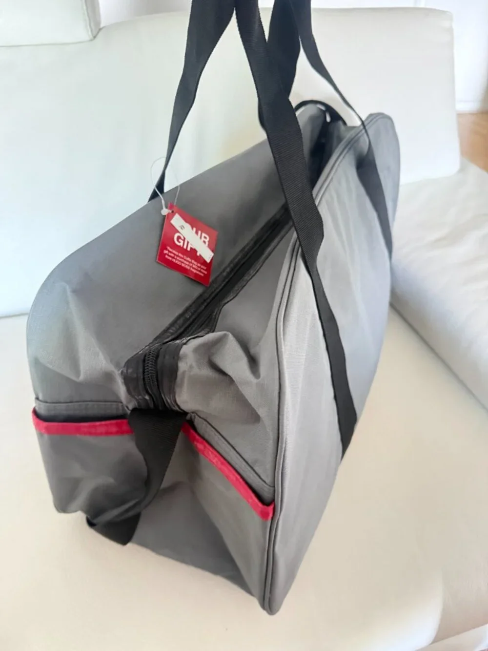 NEW HUGO BOSS PARFUMS GRAY DUFFLE BAG TRAVEL GYM WEEKENDER UNISEX